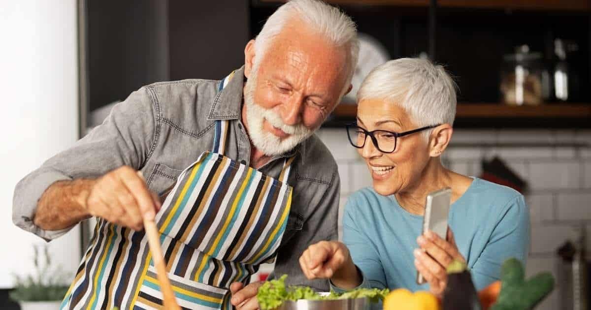 cross-linking-older-couple